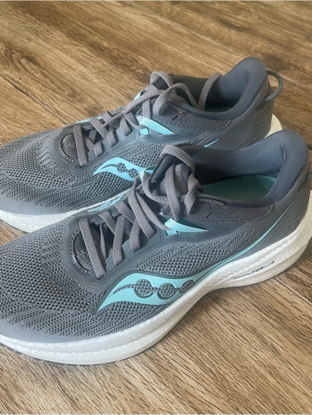 Saucony Triumph 21 Women's Running Sneakers